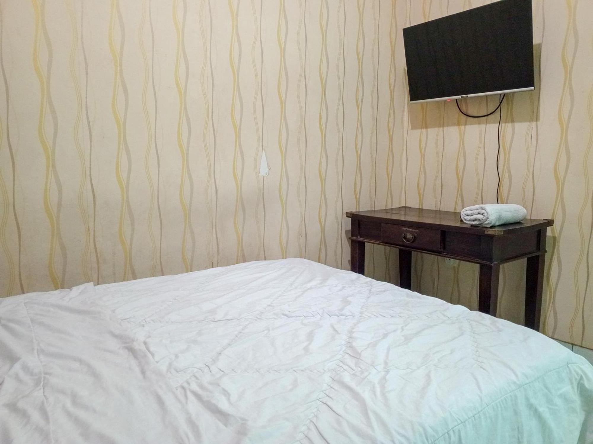 Trihakso Guest House Near Kaliurang Redpartner Селеман Екстер'єр фото