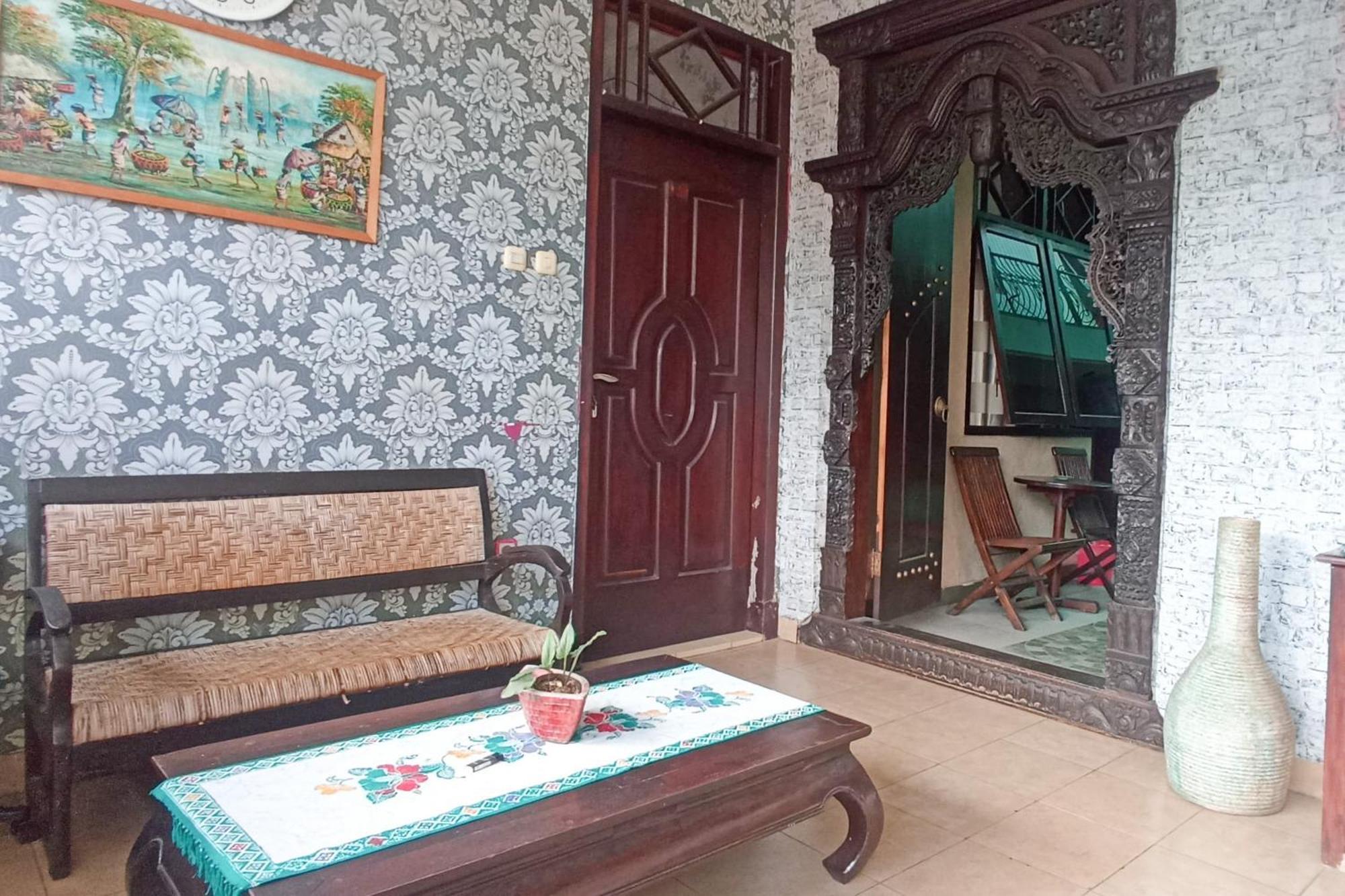 Trihakso Guest House Near Kaliurang Redpartner Селеман Екстер'єр фото