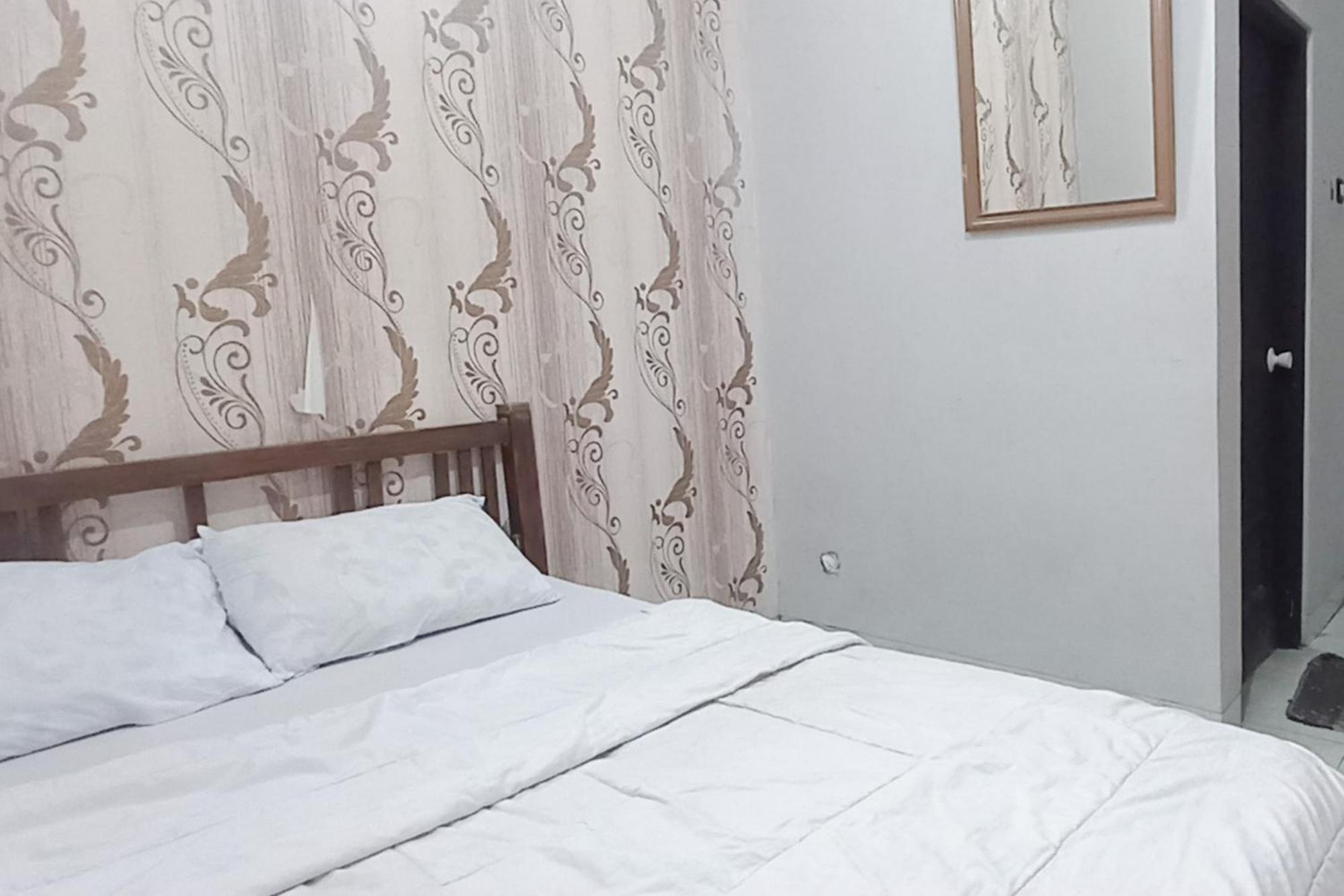 Trihakso Guest House Near Kaliurang Redpartner Селеман Екстер'єр фото