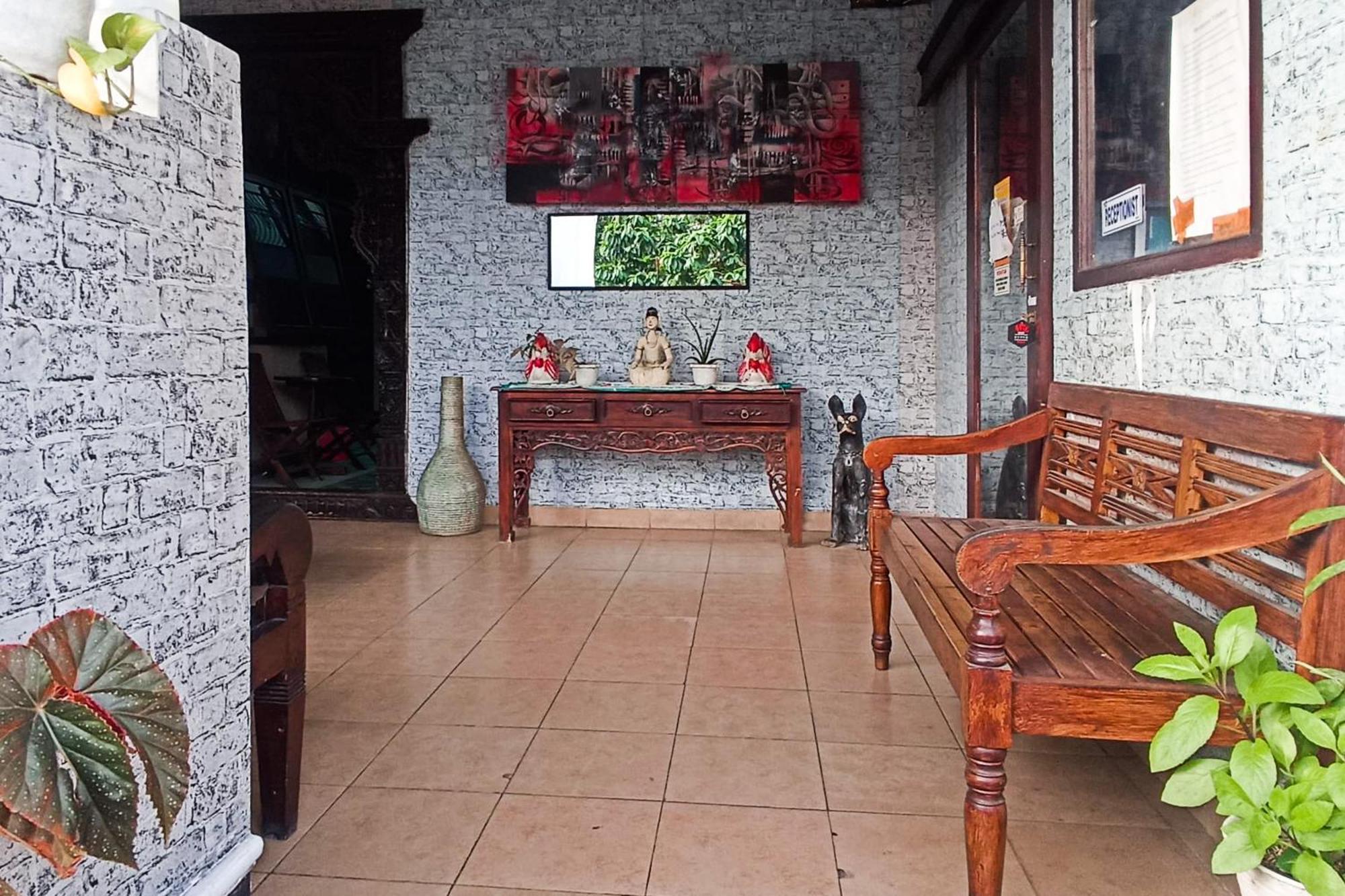 Trihakso Guest House Near Kaliurang Redpartner Селеман Екстер'єр фото